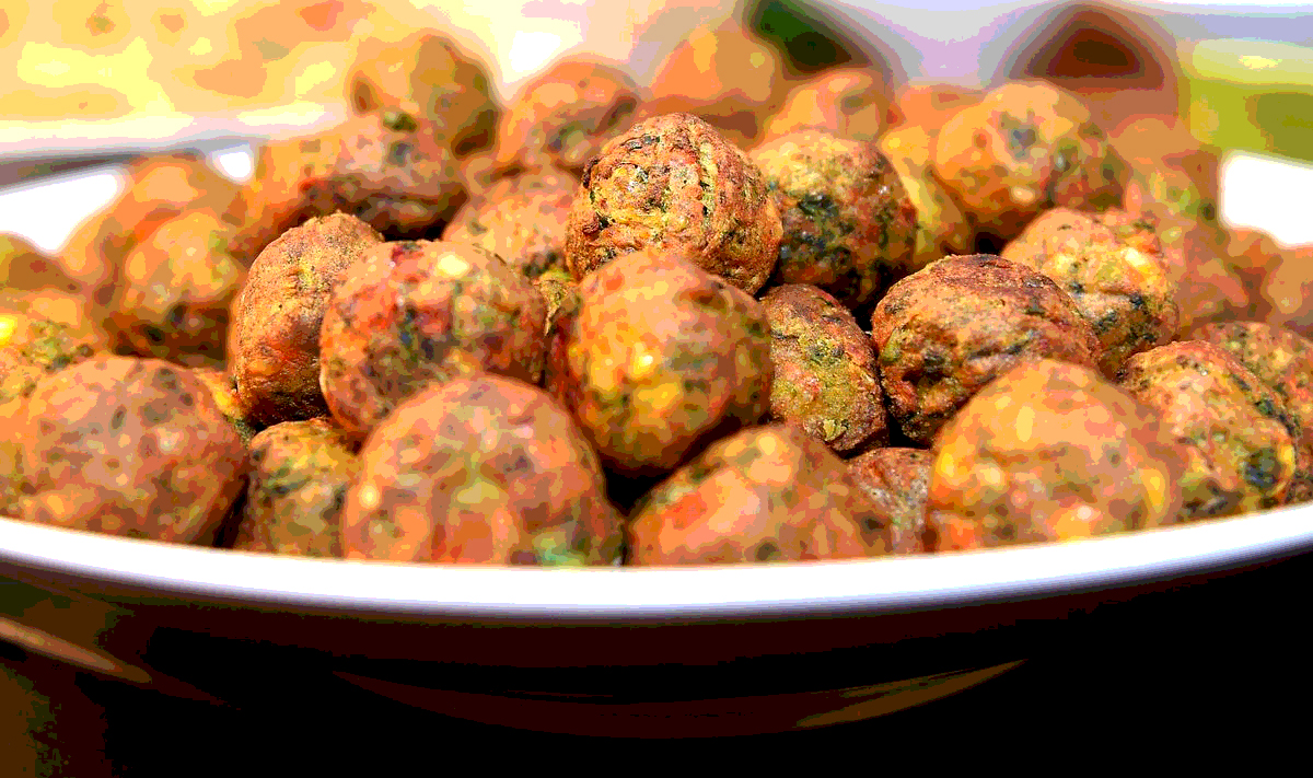 http://www.lovelowfat.com/wp-content/uploads/2020/12/ikea-veggie-balls-2.jpg